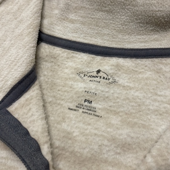 Lightweight half zip fleece - Picture 3 of 4